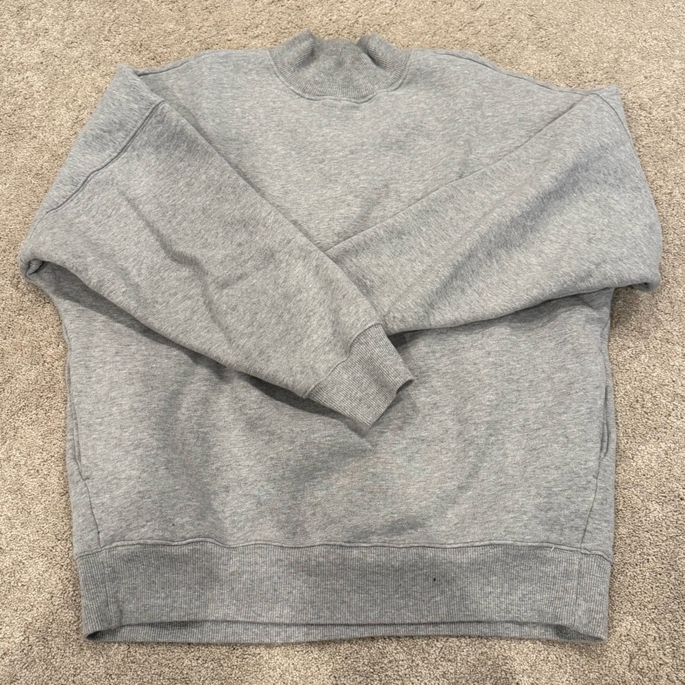 Aritzia mockneck sweatshirt (with pockets!)